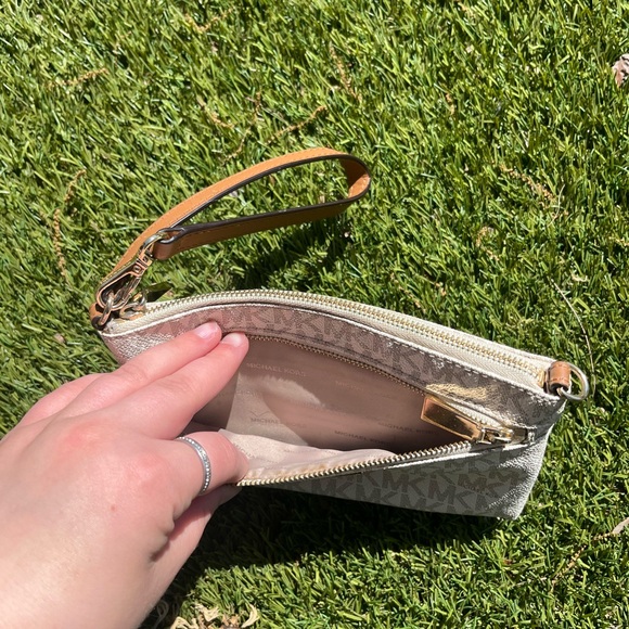 Michael Kors Wristlet Wallet - Picture 2 of 9